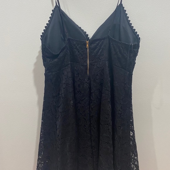 mini lace black dress - Picture 2 of 2